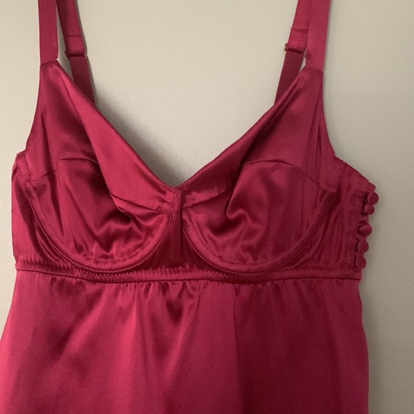 Victoria’s Secret chemise - Picture 2 of 5